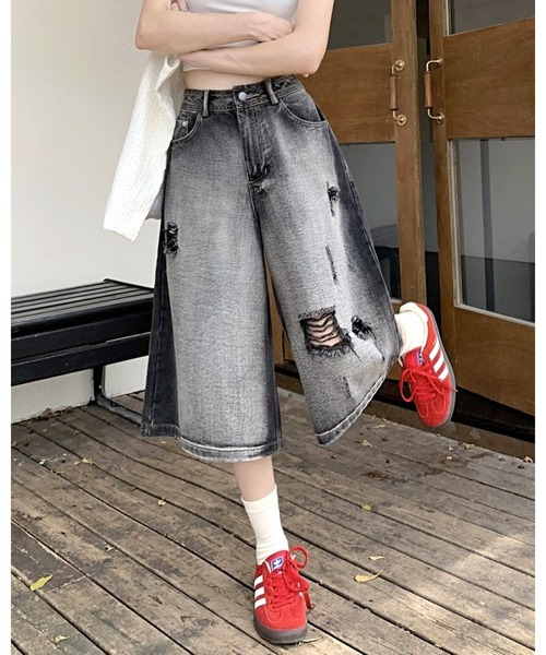 FUNdaysion(ファンデイション)の「ダメージルーズストリートハーフパンツ(デニムパンツ・レディース・ブラック・M/L)」の7枚目の写真
