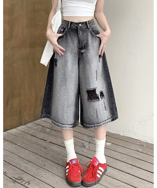 FUNdaysion(ファンデイション)の「ダメージルーズストリートハーフパンツ(デニムパンツ・レディース・ブラック・M/L)」の6枚目の写真