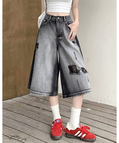 FUNdaysion(ファンデイション)の「ダメージルーズストリートハーフパンツ(デニムパンツ・レディース・ブラック・M/L)」の5枚目の写真