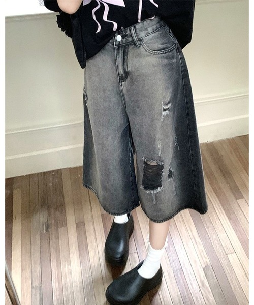 FUNdaysion(ファンデイション)の「ダメージルーズストリートハーフパンツ(デニムパンツ・レディース・ブラック・M/L)」の17枚目の写真