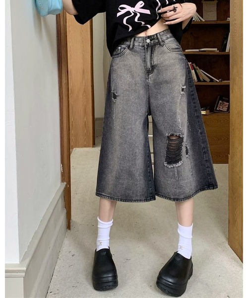 FUNdaysion(ファンデイション)の「ダメージルーズストリートハーフパンツ(デニムパンツ・レディース・ブラック・M/L)」の16枚目の写真