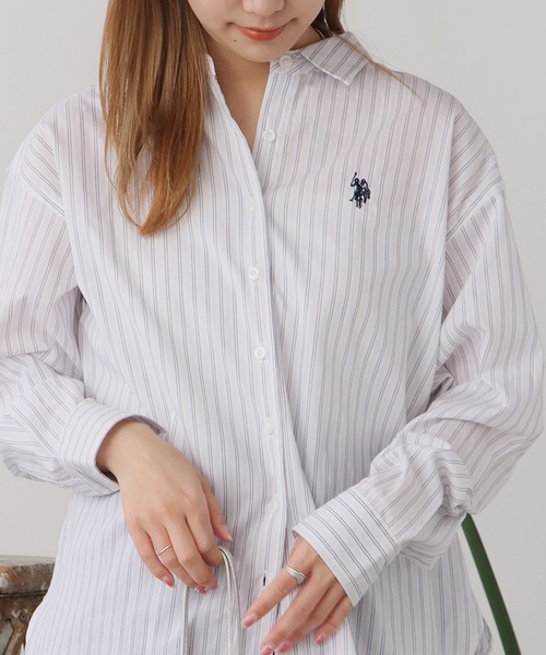 U.S. POLO ASSN.（ユーエスポロアッスン）の「U.S. POLO ASSN./ユーエスポロアッスン レギュラーカラーシャツ（シャツ/ブラウス・レディース・ブラック/サックスブルー/ブルー/ベージュ・M/L）」の3枚目の写真