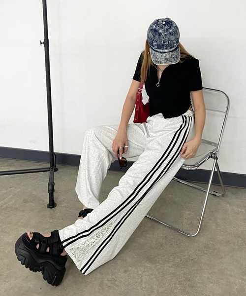 non-hedge(ノンヘッジ)の「カットラインレース切替ワイドパンツ(スウェットパンツ・レディース・ブラック/ネイビー/グレー/オートミール・FREE)」の6枚目の写真