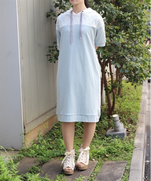 美品⭐️ADORE チュニック　ビーズ付き　カーキ色　リネン混 クレアモード 楽天市場店 | . \新作アイテムをご紹介// □北欧