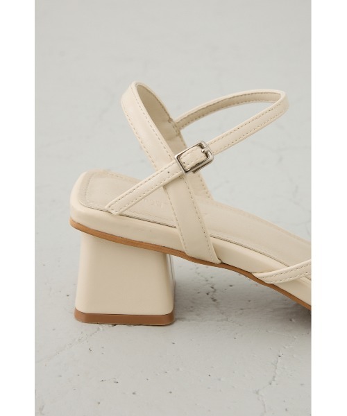 AZUL by moussy（アズールバイマウジー）の「ナローベルトバックルサンダル（サンダル・レディース・レッド/アイボリー/ブラック/ブラウン系その他・SMALL/MEDIUM/LARGE）」の11枚目の写真