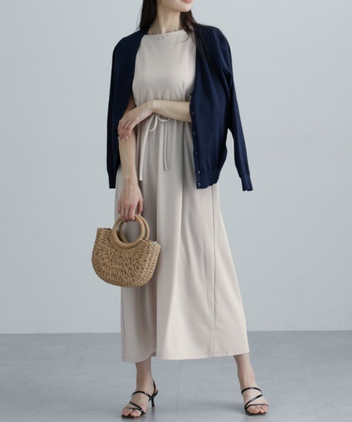 nissen（ニッセン）の「ウエストタックカットマキシ丈ワンピース（ワンピース・レディース・グレイッシュベージュ/ブラック/モカ・M/L/LL/3L）」の3枚目の写真