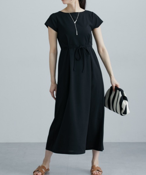 nissen（ニッセン）の「ウエストタックカットマキシ丈ワンピース（ワンピース・レディース・グレイッシュベージュ/ブラック/モカ・M/L/LL/3L）」の8枚目の写真