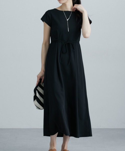 nissen（ニッセン）の「ウエストタックカットマキシ丈ワンピース（ワンピース・レディース・グレイッシュベージュ/ブラック/モカ・M/L/LL/3L）」の7枚目の写真