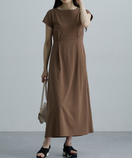 nissen（ニッセン）の「ウエストタックカットマキシ丈ワンピース（ワンピース・レディース・グレイッシュベージュ/ブラック/モカ・M/L/LL/3L）」の11枚目の写真