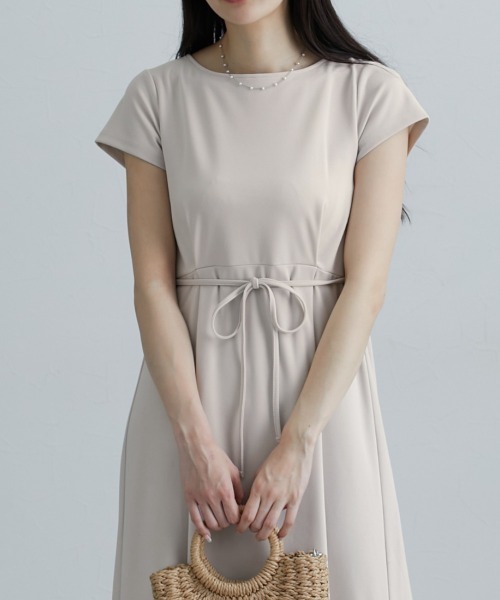 nissen（ニッセン）の「ウエストタックカットマキシ丈ワンピース（ワンピース・レディース・グレイッシュベージュ/ブラック/モカ・M/L/LL/3L）」の15枚目の写真