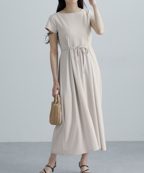 nissen（ニッセン）の「ウエストタックカットマキシ丈ワンピース（ワンピース・レディース・グレイッシュベージュ/ブラック/モカ・M/L/LL/3L）」の19枚目の写真