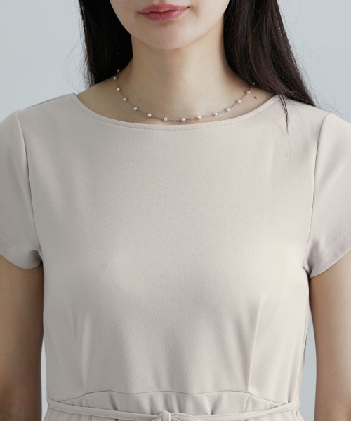 nissen（ニッセン）の「ウエストタックカットマキシ丈ワンピース（ワンピース・レディース・グレイッシュベージュ/ブラック/モカ・M/L/LL/3L）」の22枚目の写真