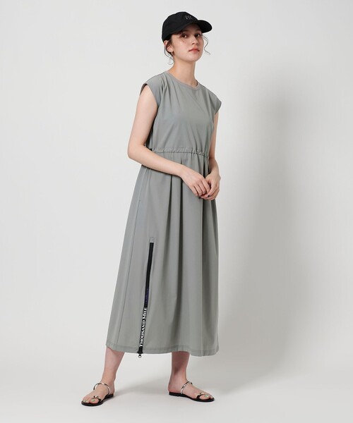 THOUSAND MILE(サウザンドマイル)の「【別注】<THOUSAND MILE>ノースリーブ ワンピース -UVカット/はっ水-(ワンピース・レディース・レッド/グレー/ブラック・FREE)」の5枚目の写真