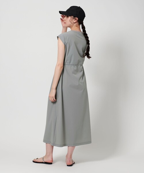 THOUSAND MILE(サウザンドマイル)の「【別注】<THOUSAND MILE>ノースリーブ ワンピース -UVカット/はっ水-(ワンピース・レディース・レッド/グレー/ブラック・FREE)」の6枚目の写真