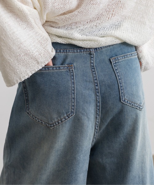 Lunea（ルネア）の「ライトデニムワイドパンツ（デニムパンツ・レディース・ブルー/ホワイト/ライトブルー・L/M/S）」の10枚目の写真