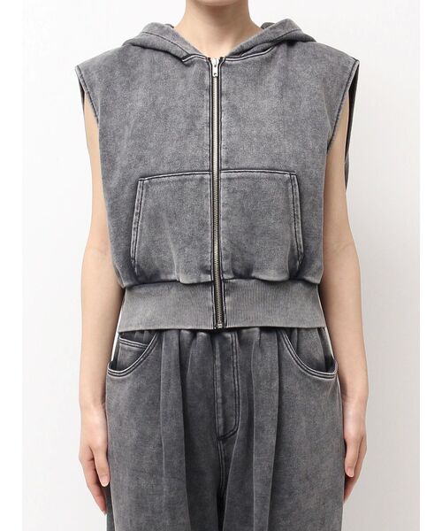 Ungrid（アングリッド）の「ヴィンテージウォッシュジップノースリパーカー（パーカー・レディース・チャコールグレー/ベージュ・FREE）」の14枚目の写真