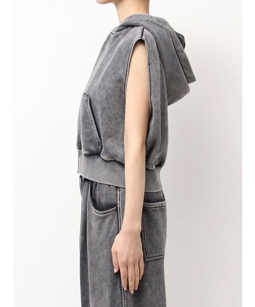 Ungrid（アングリッド）の「ヴィンテージウォッシュジップノースリパーカー（パーカー・レディース・チャコールグレー/ベージュ・FREE）」の15枚目の写真