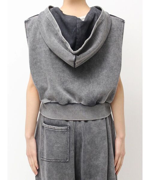 Ungrid（アングリッド）の「ヴィンテージウォッシュジップノースリパーカー（パーカー・レディース・チャコールグレー/ベージュ・FREE）」の16枚目の写真