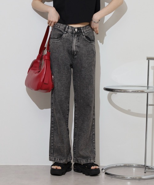 atONE（アットワン）の「コットンデニムワイドパンツ（デニムパンツ・レディース・ライトブルー/ブラック系その他/ネイビー・L/M/LL）」の2枚目の写真