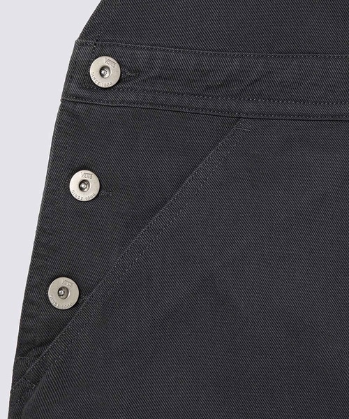 VANS（バンズ）の「ウィメンズ ショートオーバーオールドレス（サロペット/オーバーオール・レディース・チャコールグレー/ベージュ・SMALL/MEDIUM/LARGE/X-SMALL/X-LARGE）」の5枚目の写真