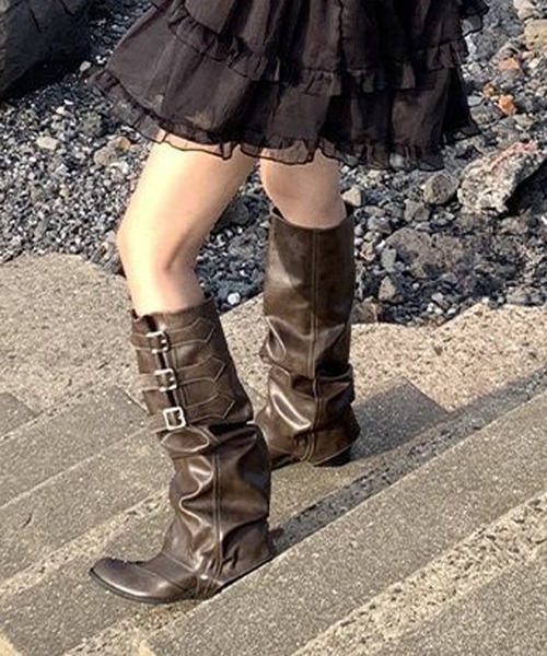 MEMECLE(メメクル)の「【 MEMECLE / メメクル 】2way ヴィンテージ バックルエンジニアロングブーツ(ブーツ・レディース・ブラック/ダークブラウン・40/38/36)」の18枚目の写真