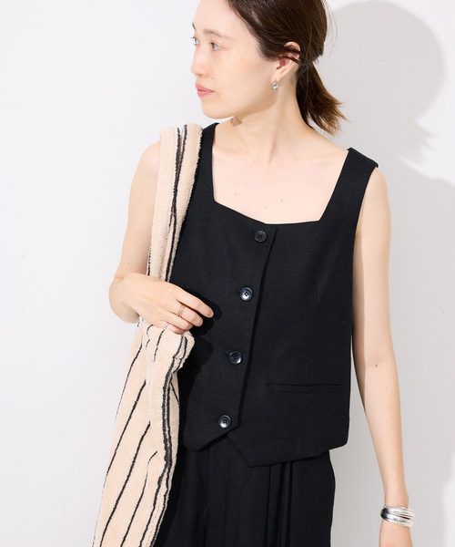 SLOBE IENA(スローブイエナ)の「リネン混スクエアジレ(ベスト・レディース・キャメル/ブラック・FREE)」の9枚目の写真