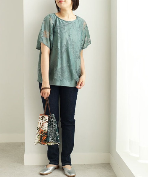 BELLUNA PLUS（ベルーナ）の「ラッセルレースバックシャンプルオーバー（Tシャツ/カットソー・レディース・セージグリーン・MEDIUM/LARGE）」の3枚目の写真