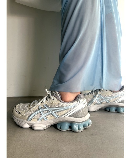 新品　asics GEL-KINETIC FLUENT emmi別注　24.5 emmi x ASICS GEL-KINETIC FLUENT Drops July 24 | House of Heat°