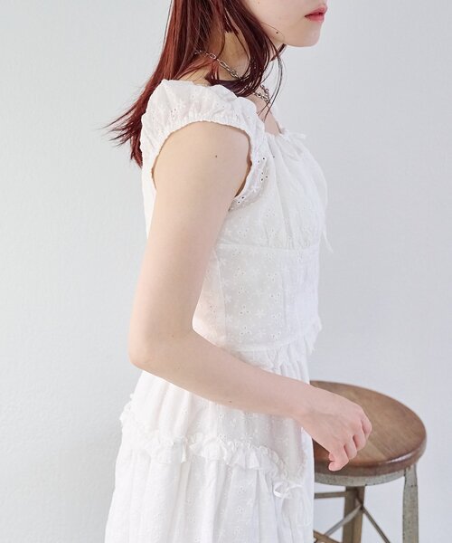 w closet(ダブルクローゼット)の「シフリーレースパフブラウス(シャツ/ブラウス・レディース・オフホワイト/ブルー/ブラウン・FREE)」の19枚目の写真