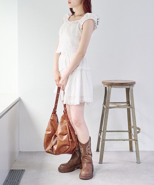 w closet(ダブルクローゼット)の「シフリーレースパフブラウス(シャツ/ブラウス・レディース・オフホワイト/ブルー/ブラウン・FREE)」の11枚目の写真
