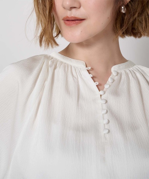 UR'S(ユアーズ)の「サテンラグランスリーブブラウス(シャツ/ブラウス・レディース・ホワイト/チャコール/ゴールド・S/M/L)」の6枚目の写真