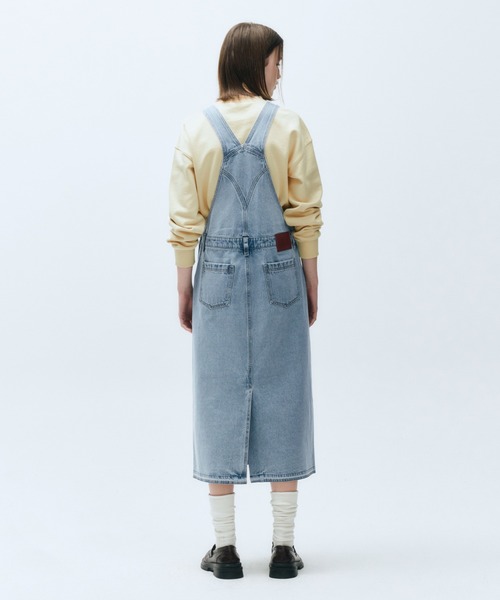 MARITHE + FRANCOIS GIRBAUD(マリテフランソワジルボー)の「W DENIM OVERALL SKIRT(サロペット/オーバーオール・レディース・オートミール/ブルー・フリー)」の4枚目の写真