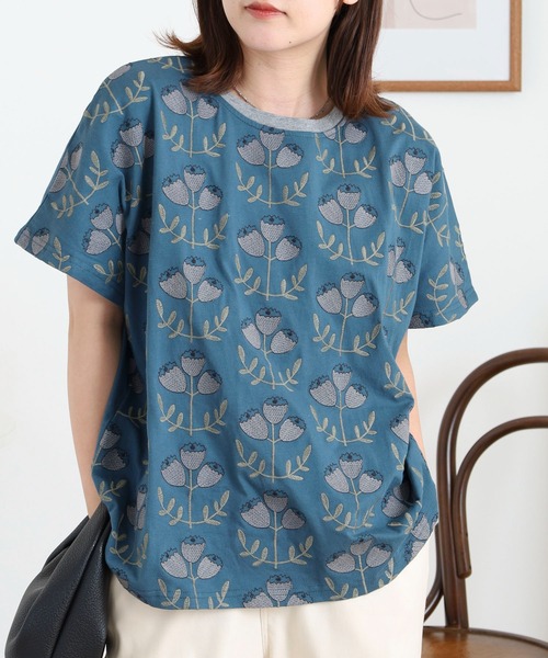 Emago(イマゴ)の「EMAGO 大柄花刺繍ドルマンT(Tシャツ/カットソー・レディース・ネイビー/ブラック/アイボリー・FREE)」の21枚目の写真