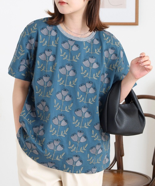 Emago(イマゴ)の「EMAGO 大柄花刺繍ドルマンT(Tシャツ/カットソー・レディース・ネイビー/ブラック/アイボリー・FREE)」の19枚目の写真
