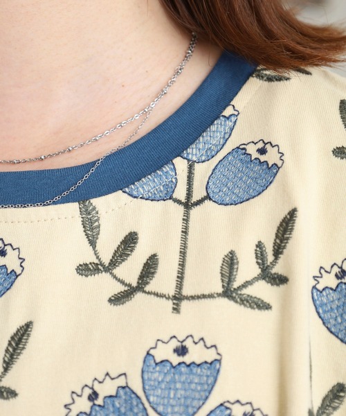 Emago(イマゴ)の「EMAGO 大柄花刺繍ドルマンT(Tシャツ/カットソー・レディース・ネイビー/ブラック/アイボリー・FREE)」の10枚目の写真