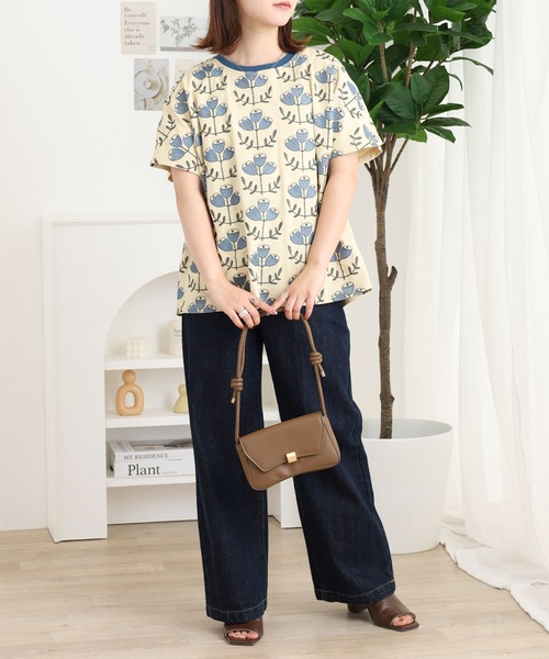 Emago(イマゴ)の「EMAGO 大柄花刺繍ドルマンT(Tシャツ/カットソー・レディース・ネイビー/ブラック/アイボリー・FREE)」の14枚目の写真