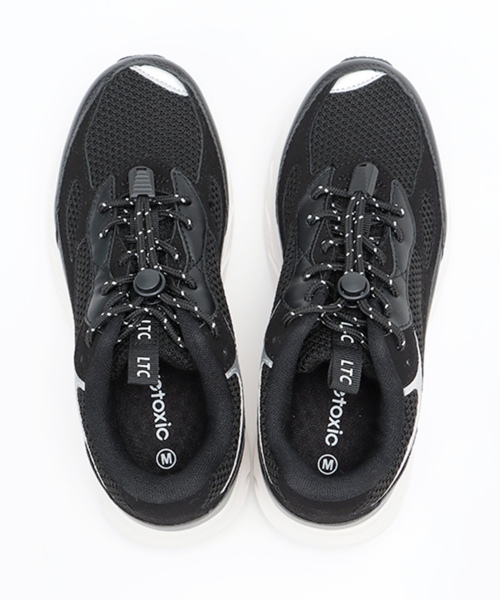 LOVETOXIC（ラブトキシック）の「【ラク軽】軽量ドローコードスニーカー（スニーカー・キッズ・ブラック/ホワイト・23-23.5cm/24-24.5cm/22-22.5）」の13枚目の写真