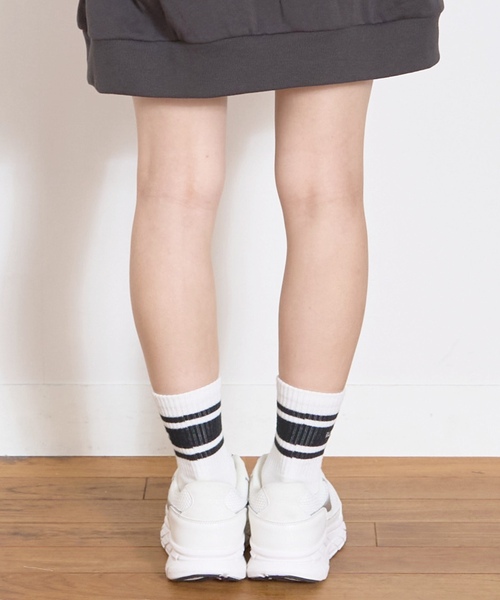 LOVETOXIC（ラブトキシック）の「【ラク軽】軽量ドローコードスニーカー（スニーカー・キッズ・ブラック/ホワイト・23-23.5cm/24-24.5cm/22-22.5）」の14枚目の写真