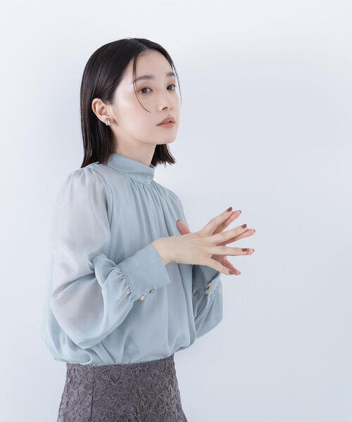 NATURAL BEAUTY BASIC(ナチュラルビューティーベーシック)の「◇ハイネックボリュームシアーブラウス(シャツ/ブラウス・レディース・オフホワイト/ライトグリーン/ダークブラウン/ベージュ・MEDIUM/SMALL)」の6枚目の写真