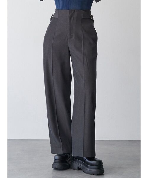 MURUA（ムルーア）の「【セットアップ対応】サイドベルトパンツ（スラックス・レディース・グレー/ボルドー/ブラウン・1/2）」の2枚目の写真