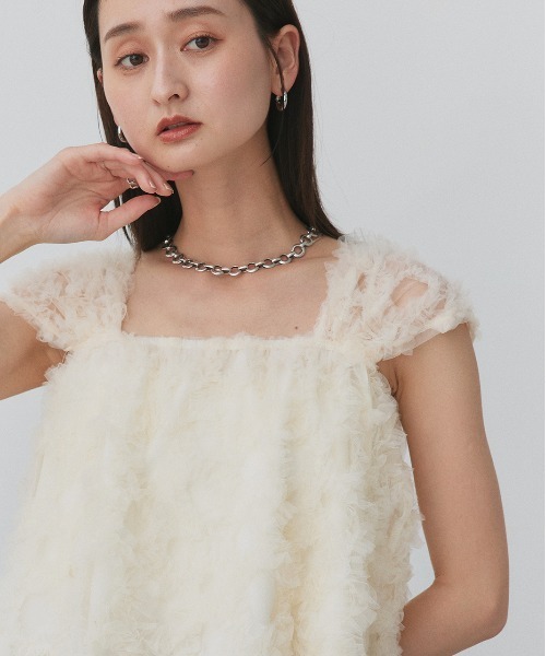 ad thie(アドティエ)の「フラワーモチーフ ノースリーブ チュールトップス(シャツ/ブラウス・レディース・ライトグリーン/オフホワイト/ピンクベージュ・FREE)」の8枚目の写真