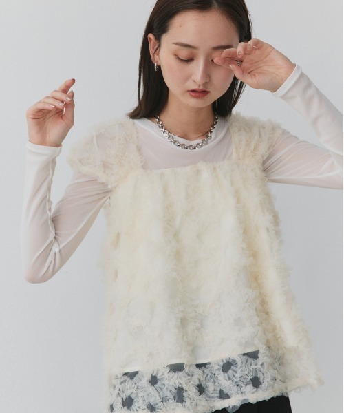 ad thie(アドティエ)の「フラワーモチーフ ノースリーブ チュールトップス(シャツ/ブラウス・レディース・ライトグリーン/オフホワイト/ピンクベージュ・FREE)」の14枚目の写真