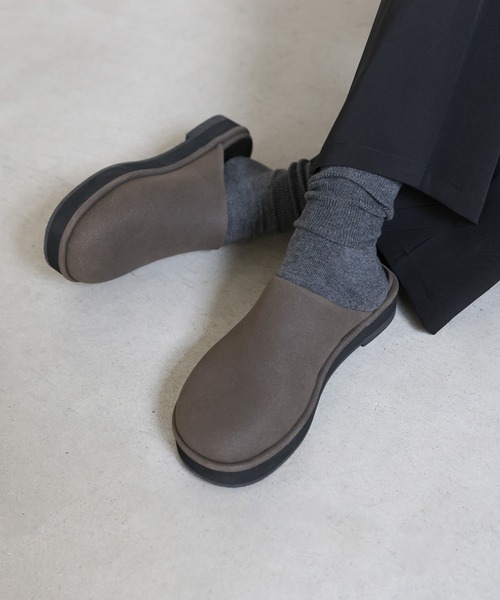 select MOCA（セレクトモカ）の「フェイクスエードスリッポン（スリッポン・レディース・ベージュ/ブラック/チャコールグレー・SMALL/MEDIUM/LARGE/X-LARGE）」の2枚目の写真