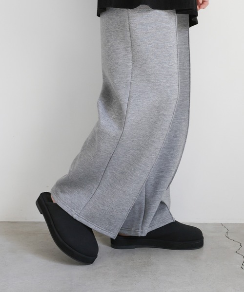 select MOCA（セレクトモカ）の「フェイクスエードスリッポン（スリッポン・レディース・ベージュ/ブラック/チャコールグレー・SMALL/MEDIUM/LARGE/X-LARGE）」の19枚目の写真