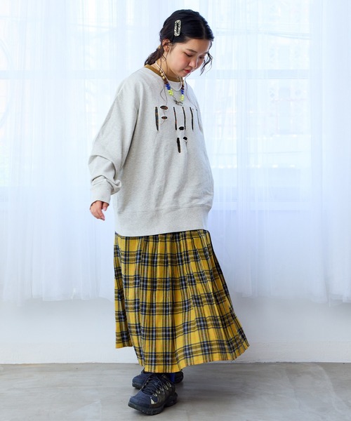 MARKEY'S（マーキーズ）の「ロゴダメージスウェット/おとな（スウェット・レディース・ライトグリーン/オレンジ/ホワイト系その他・170cm）」の2枚目の写真