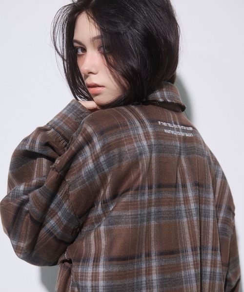 ENVYM（アンビー）の「カットオフオーバーチェックシャツ（シャツ/ブラウス・レディース・ブラック/ブラウン・FREE）」の18枚目の写真