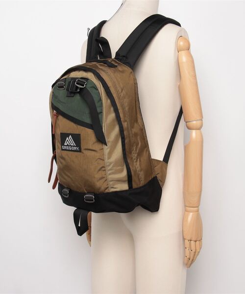 GREGORY（グレゴリー）の「ファインデイ FINE DAY V2 ログキャビンカーキ（バックパック/リュック・メンズ・マルチ・ONE SIZE）」の2枚目の写真