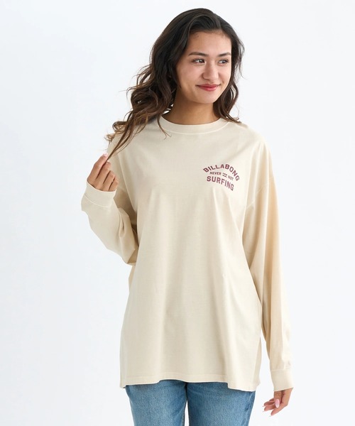 BILLABONG(ビラボン)の「BILLABONG レディース ARCH SURFING PIGMENT ロンT 【LOOSE FIT】【2025年秋冬モデル】/ビラボンバックプリントルーズフィット長袖ロンT(Tシャツ/カットソー・レディース・アイボリー/オフホワイト・LARGE/MEDIUM)」の4枚目の写真