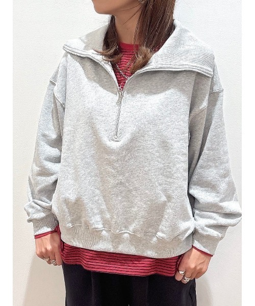 Right-on（ライトオン）の「HONEYSUCKLE ROSE(ハニーサックルローズ)【レディース】【すっきり見え】ハーフジップスウェットプルオーバー（小顔効果/体型カバー）（スウェット・レディース・キナリ/グレー/ブラック・M/S/L）」の4枚目の写真