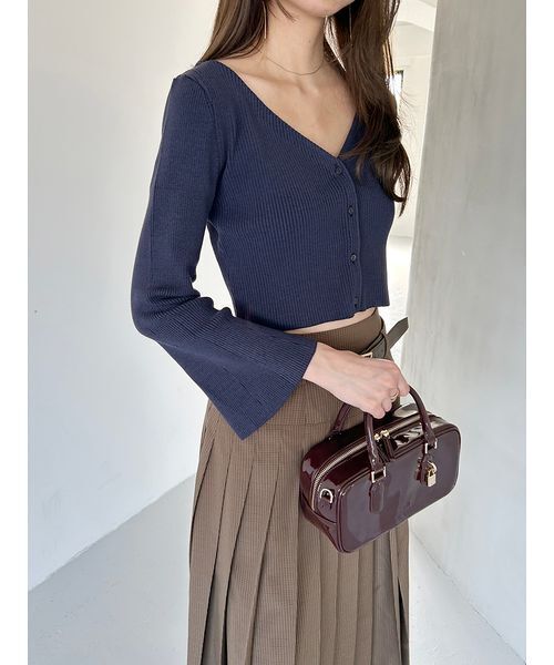 SNIDEL（スナイデル）の「フレアスリーブショートカーディガン（カーディガン/ボレロ・レディース・ネイビー/グレー/アイボリー・F）」の12枚目の写真